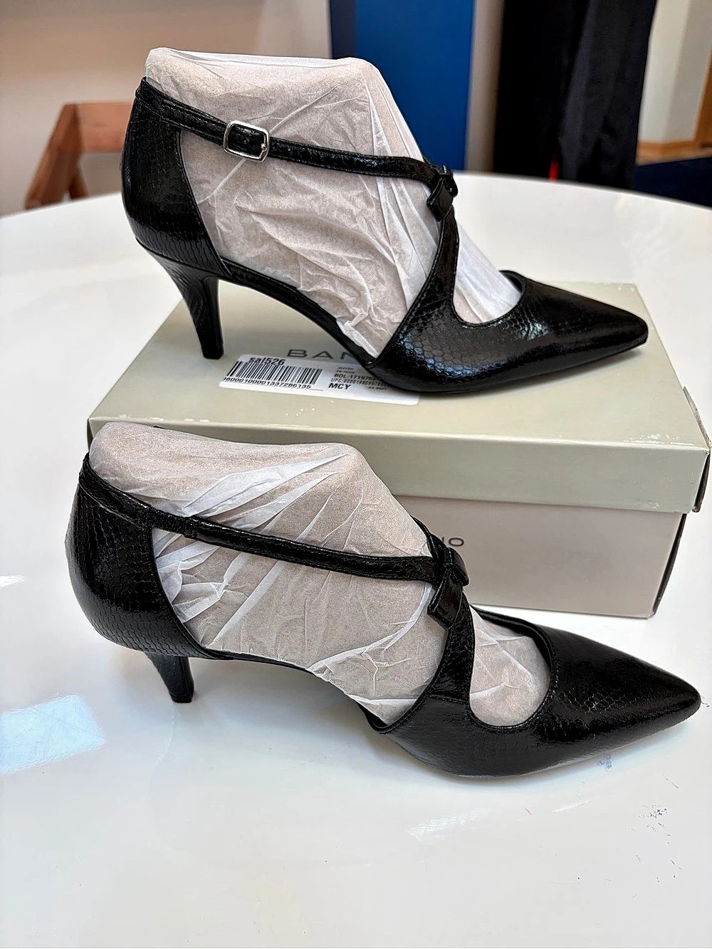 #1039 Bandolino  Zeffer Black Pointed-Toe, Kitty Heels Size US 8. Brand New In B